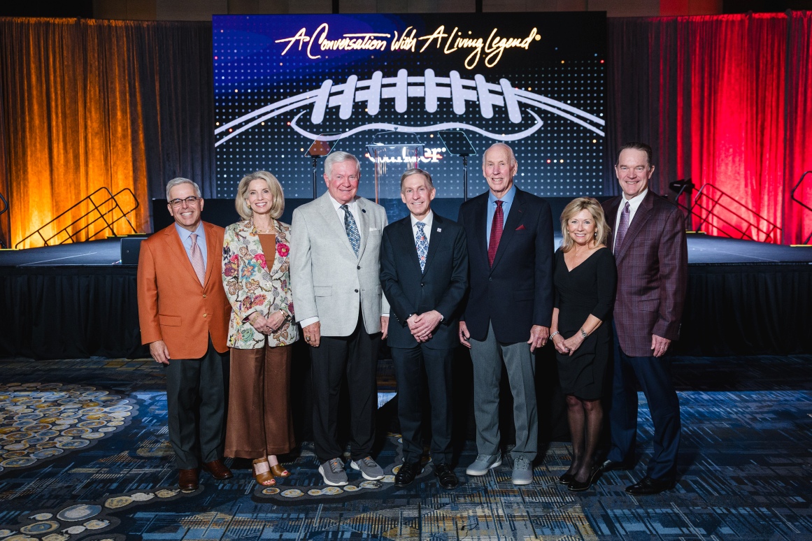 Texas college football coaches Mack brown, R.C. Slocum, honored at
